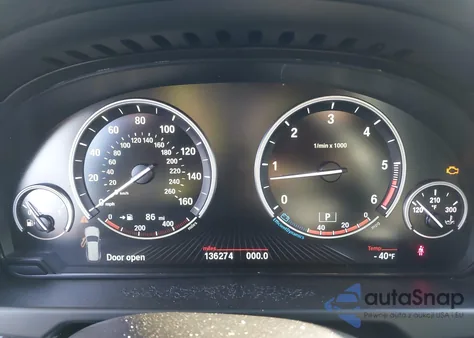 2014 BMW X5 xDrive35D z USA, uszkodzony, nr VIN 5UXKS4C59E0J95877